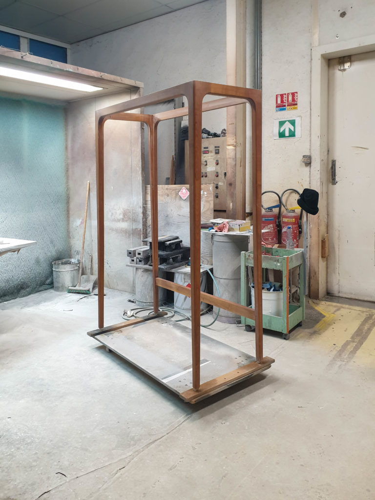 Dressoir ou armoire BRIN DE FOLIE fabriquée sur-mesure à la main dans les ateliers de l'ébénisterie Meubles Loizeau située à La Romagne / Cholet (49).
